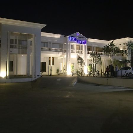 Grand Enclave Hotell Lahore Exteriör bild