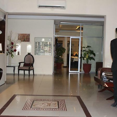 Grand Enclave Hotell Lahore Exteriör bild