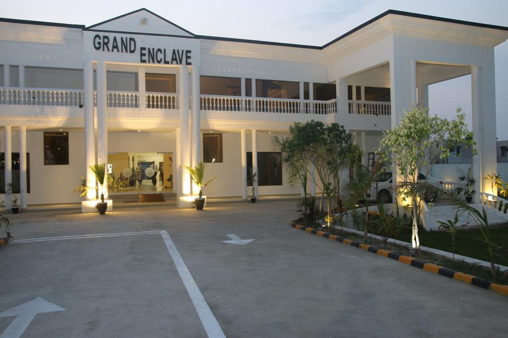 Grand Enclave Hotell Lahore Rum bild