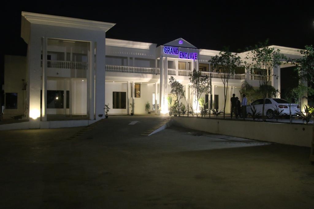 Grand Enclave Hotell Lahore Exteriör bild