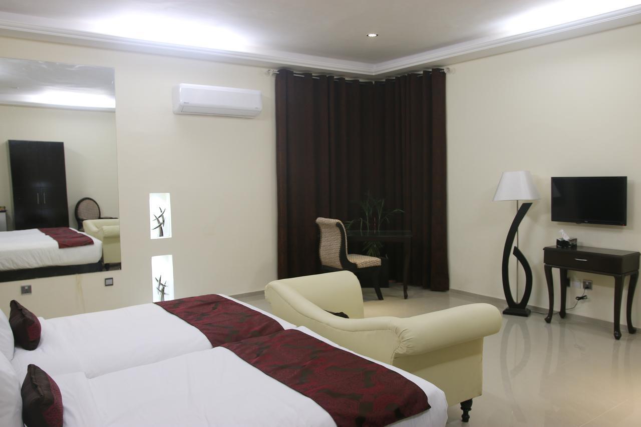 Grand Enclave Hotell Lahore Exteriör bild