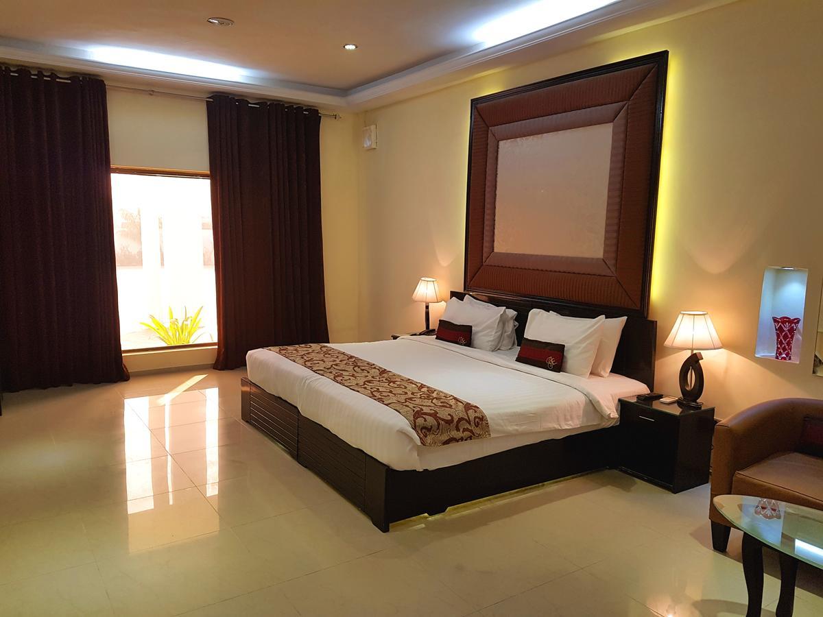 Grand Enclave Hotell Lahore Exteriör bild