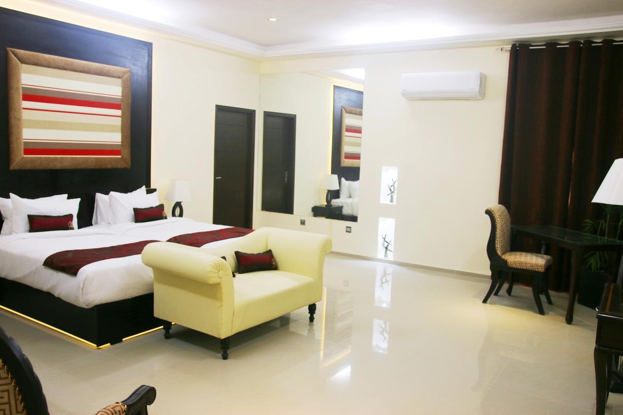 Grand Enclave Hotell Lahore Exteriör bild