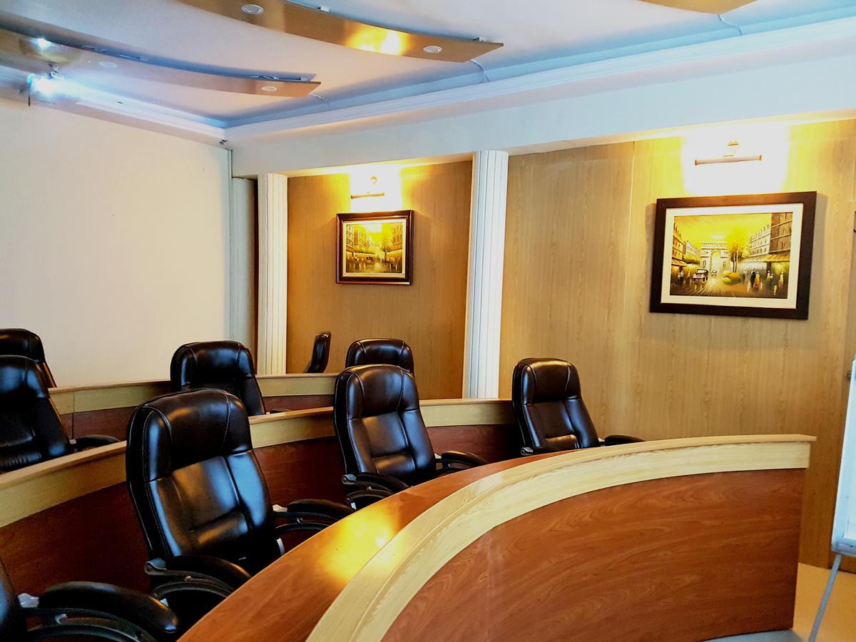 Grand Enclave Hotell Lahore Exteriör bild