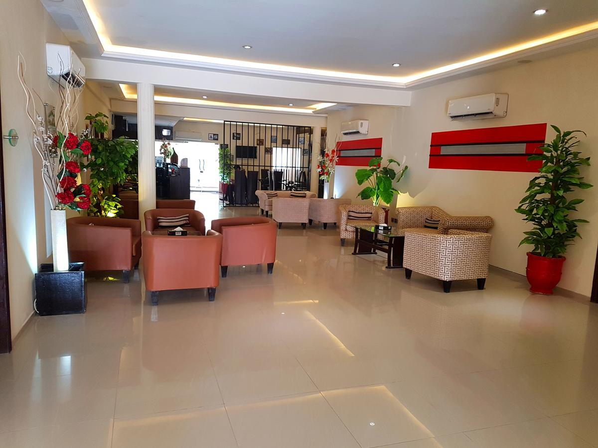 Grand Enclave Hotell Lahore Exteriör bild