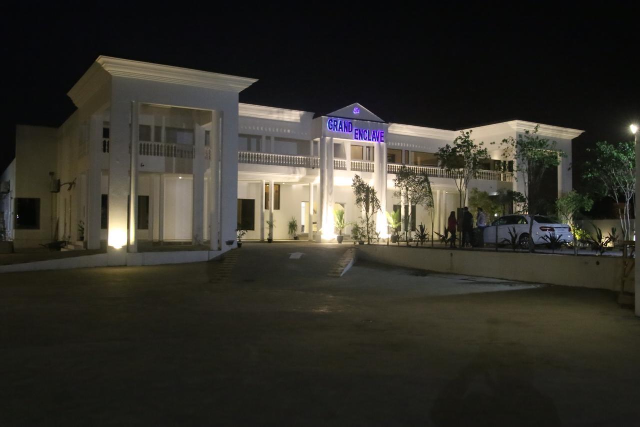 Grand Enclave Hotell Lahore Exteriör bild