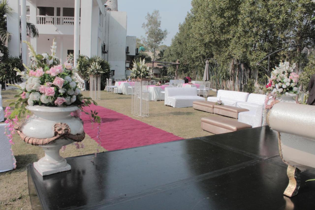 Grand Enclave Hotell Lahore Exteriör bild