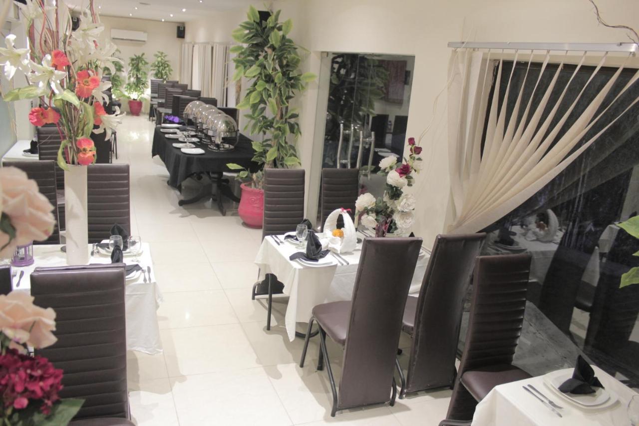 Grand Enclave Hotell Lahore Exteriör bild