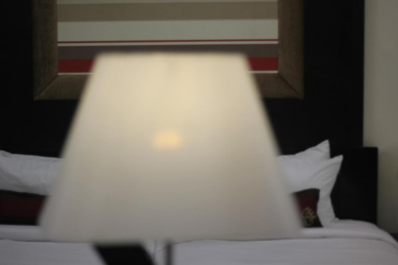 Grand Enclave Hotell Lahore Rum bild